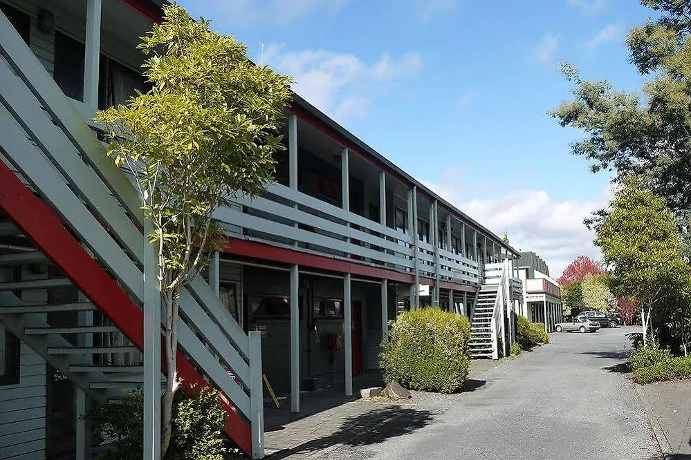 Hostel Smoke Lake Hot Springs Lodge & Camp Rotorua